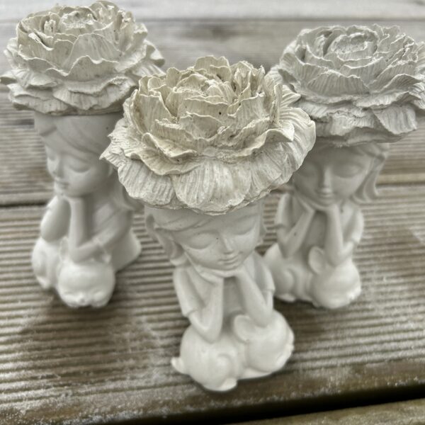 Ģipša meitene B 5,00 5x3x3cm Dekors A 1,50