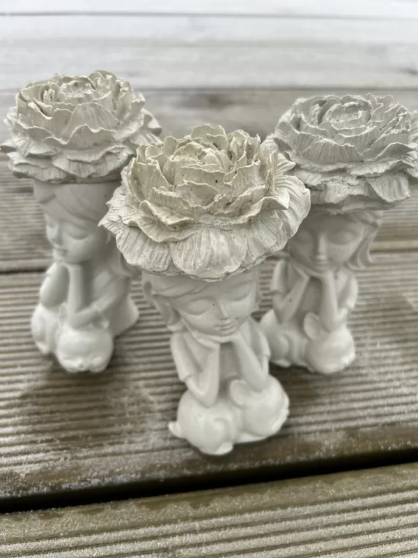 Ģipša meitene B 5,00 5x3x3cm Dekors A 1,50